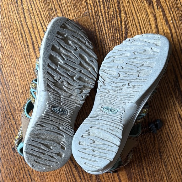 Keen Women's 6 Brown and Green Outdoor Sandals - Picture 5 of 6